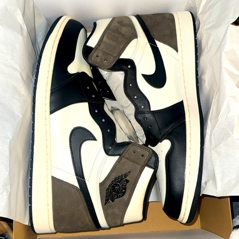 Nike 1 mocha size 17